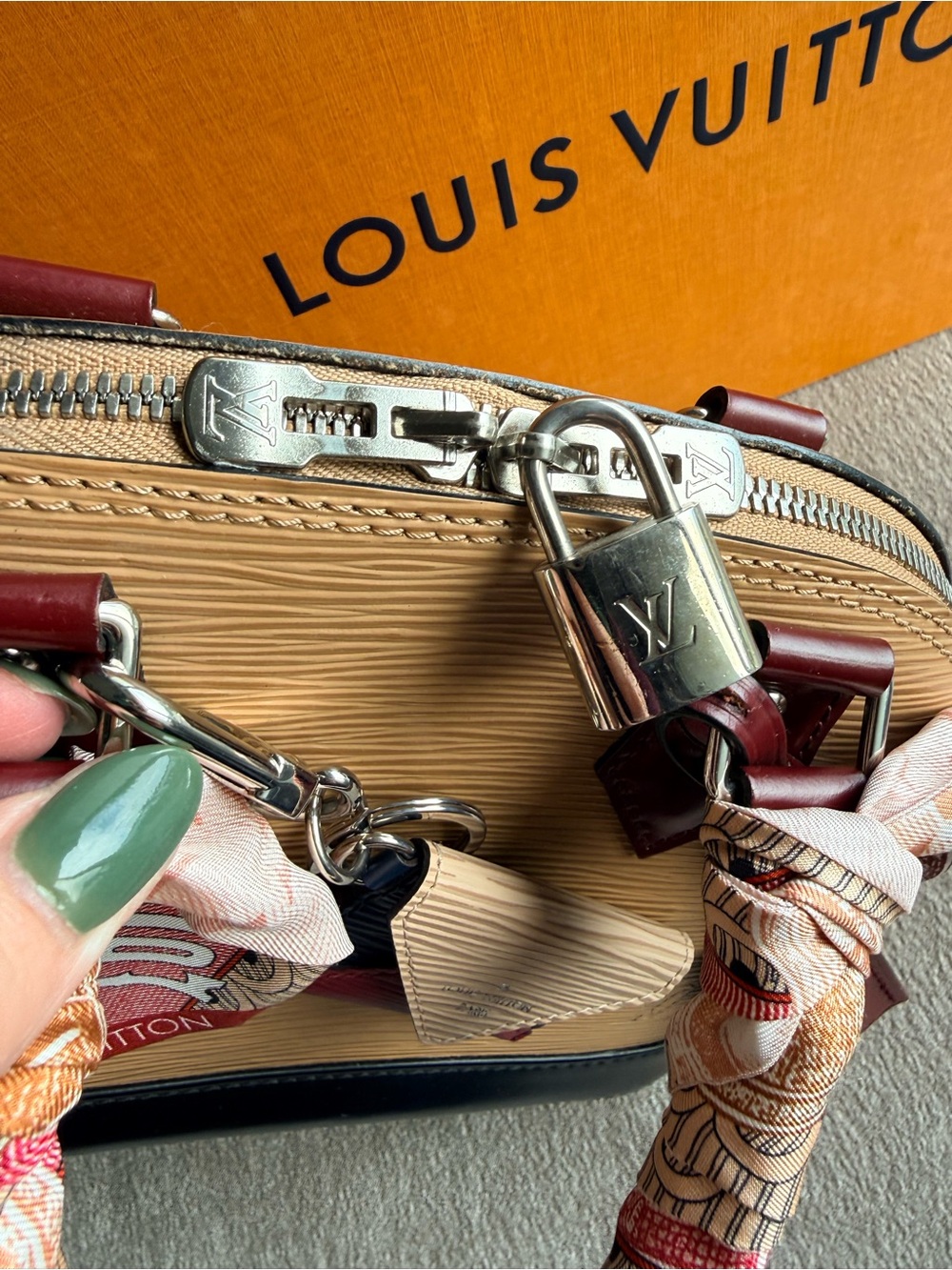 Louis Vuitton Limited Edition Epi Tricolor Alma BB with Scarf and Bag Charm Set - Picture 5 of 15